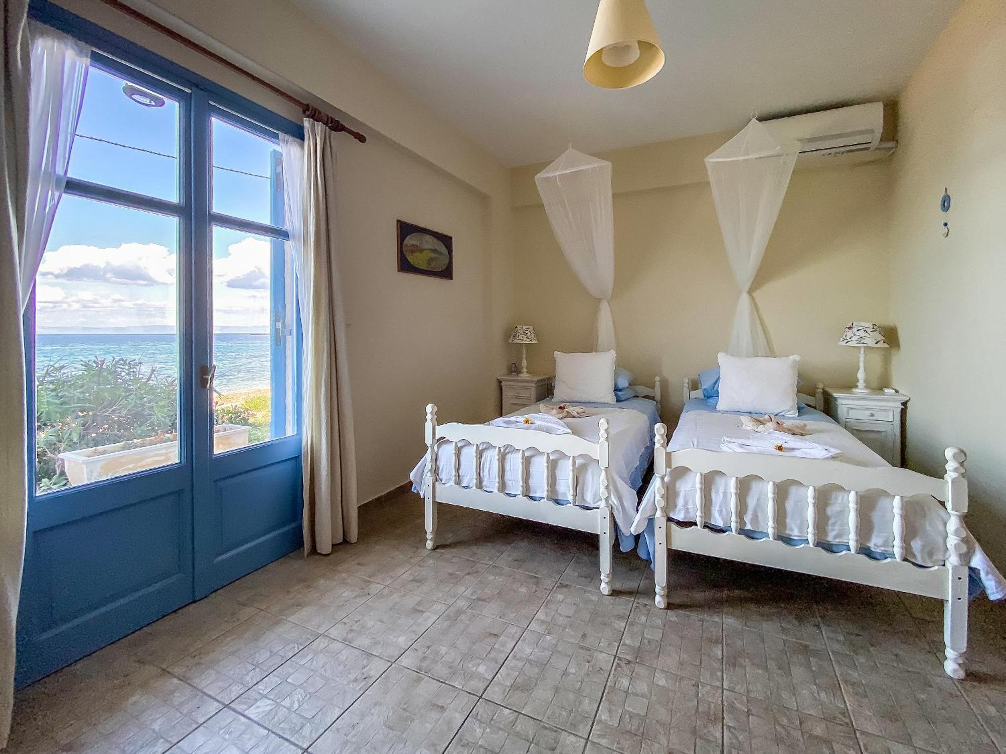 Kyparissis Beach Houses Skala Mistegnon Exterior photo